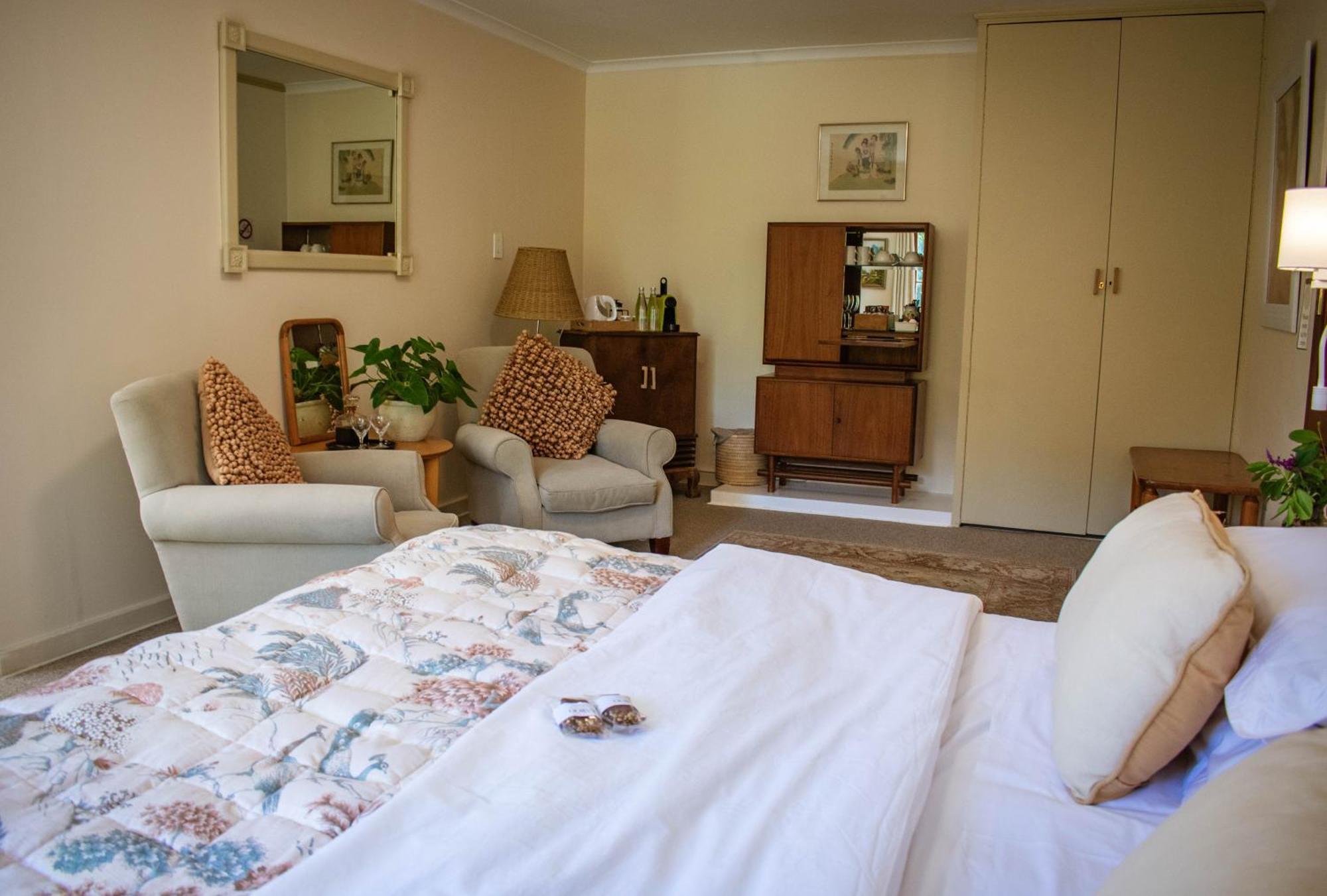 5 Seasons Guest House Стелленбос Екстер'єр фото